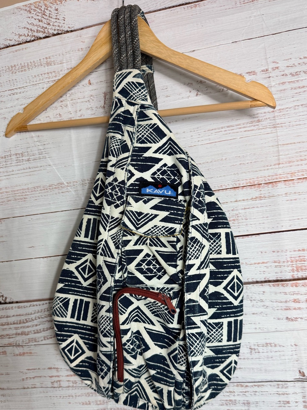 Kavu  Rope Sling Bag 100 % Cotton Cross Body Backpack 3 Zippered Pockets Blue